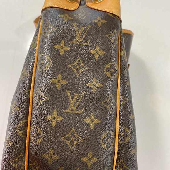 Louis Vuitton Galliera GM Bag - Picture 7 of 12